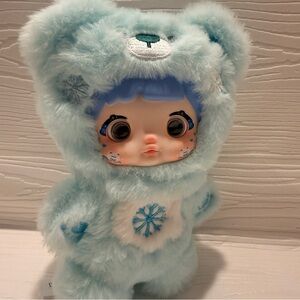 Nommi blue bear